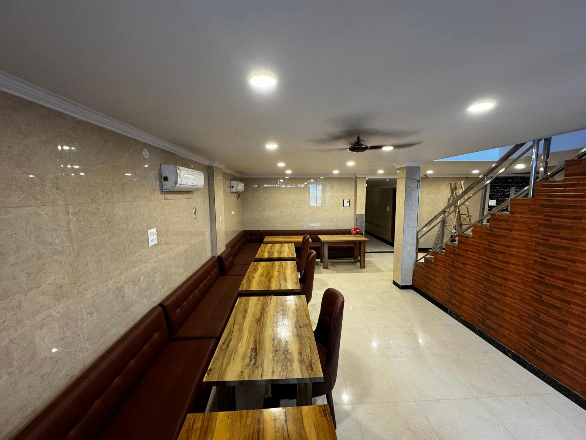 Hotel Walk Inn Faridabad Eksteriør bilde